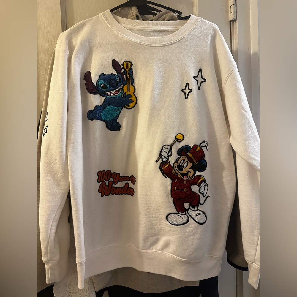 Sweatshirt